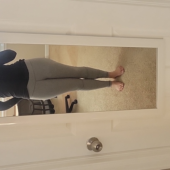 Lululemon size 6 herring bone leggings - Picture 5 of 8